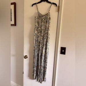 Elegant Gray and Cream Maxi Dress